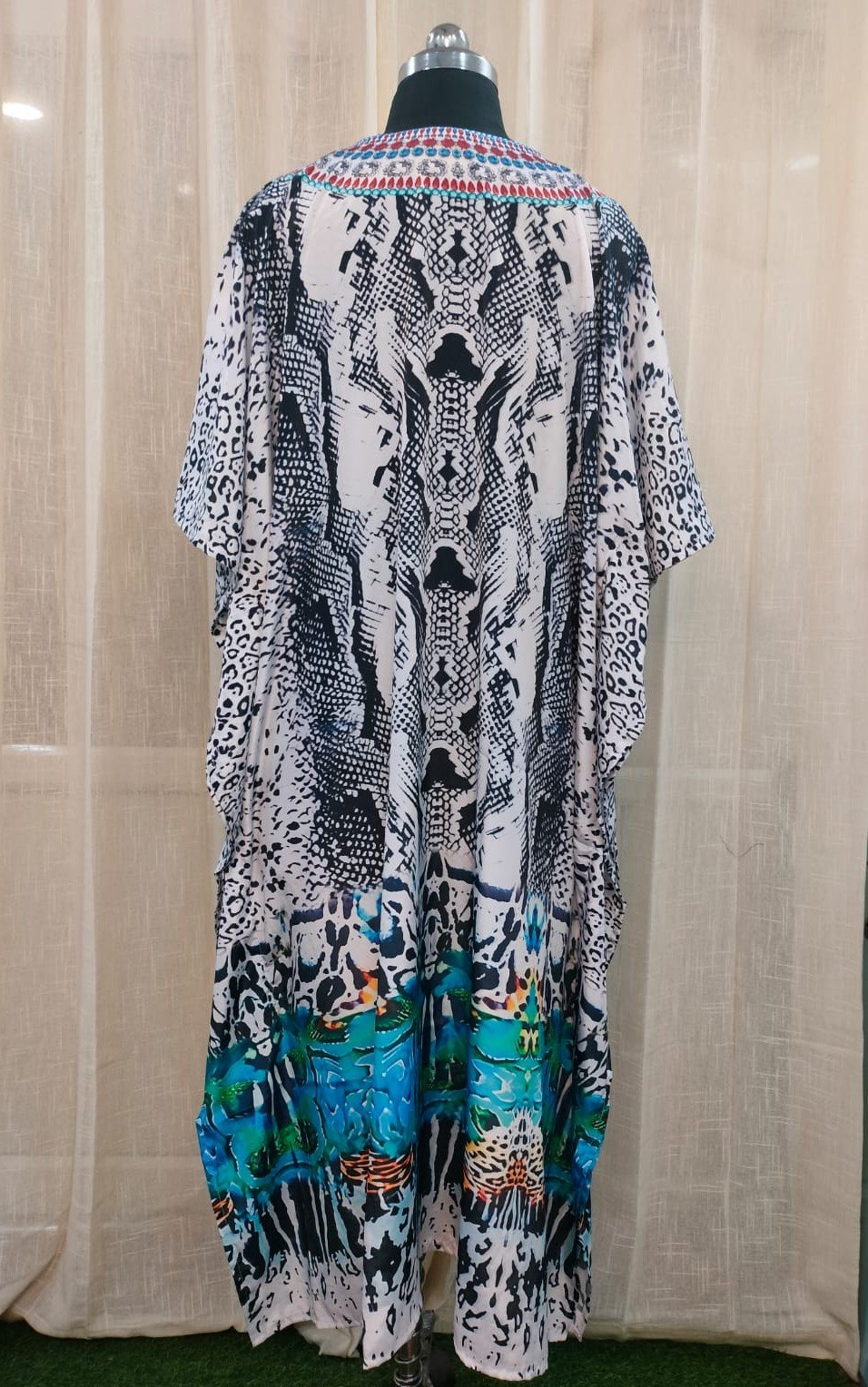 POLY CREPE DIGITAL PRINT LONG KAFTAN BLACK & WHITE MULTY (2) 0056